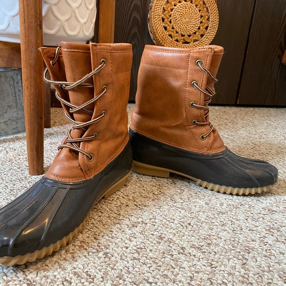 Duck Boots - Picture 3 of 5